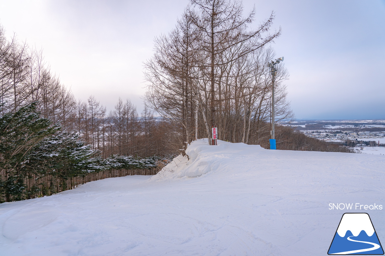 オホーツク・ローカルスキー場巡り。｜晴天粉雪の『佐呂間町営スキー場』から流氷を望む『湧別町五鹿山スキー場』へ！